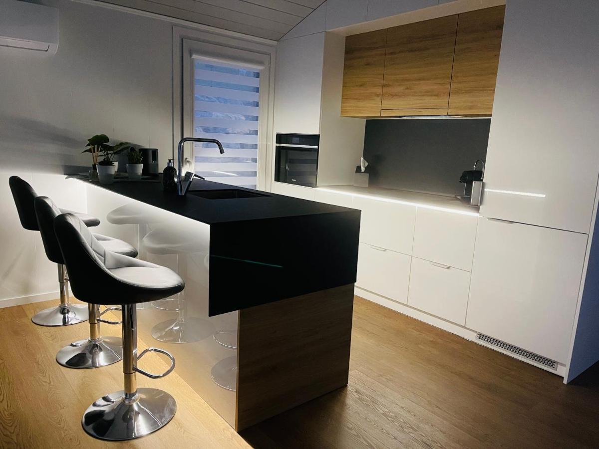 Voralpen Lodge - Ferienhaus Mit Gym & Wellnessbereich Traisen Extérieur photo