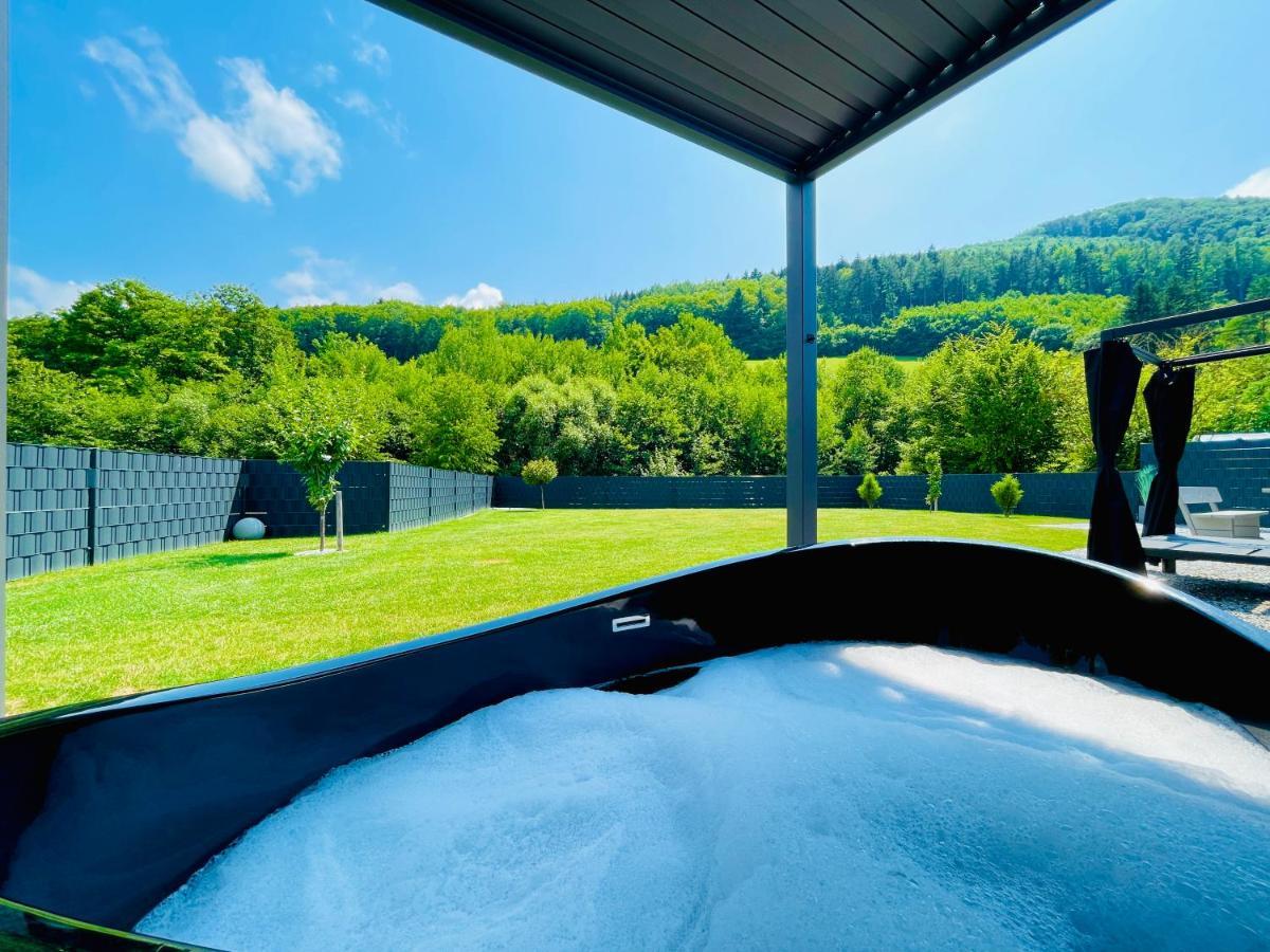 Voralpen Lodge - Ferienhaus Mit Gym & Wellnessbereich Traisen Extérieur photo