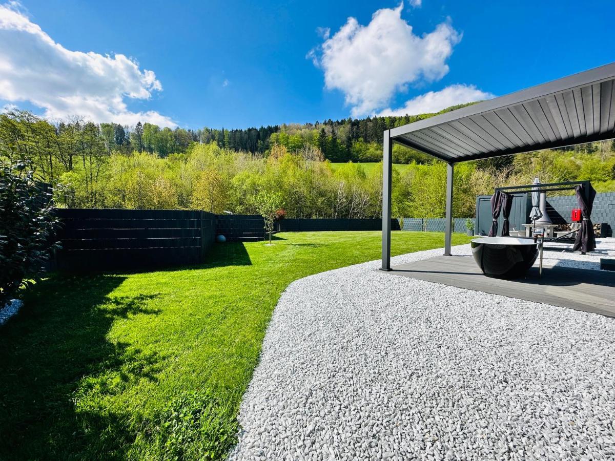 Voralpen Lodge - Ferienhaus Mit Gym & Wellnessbereich Traisen Extérieur photo